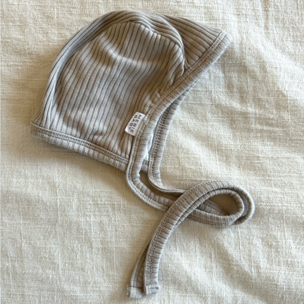Mebie Baby Newborn Ribbed Bonnet in Oatmeal